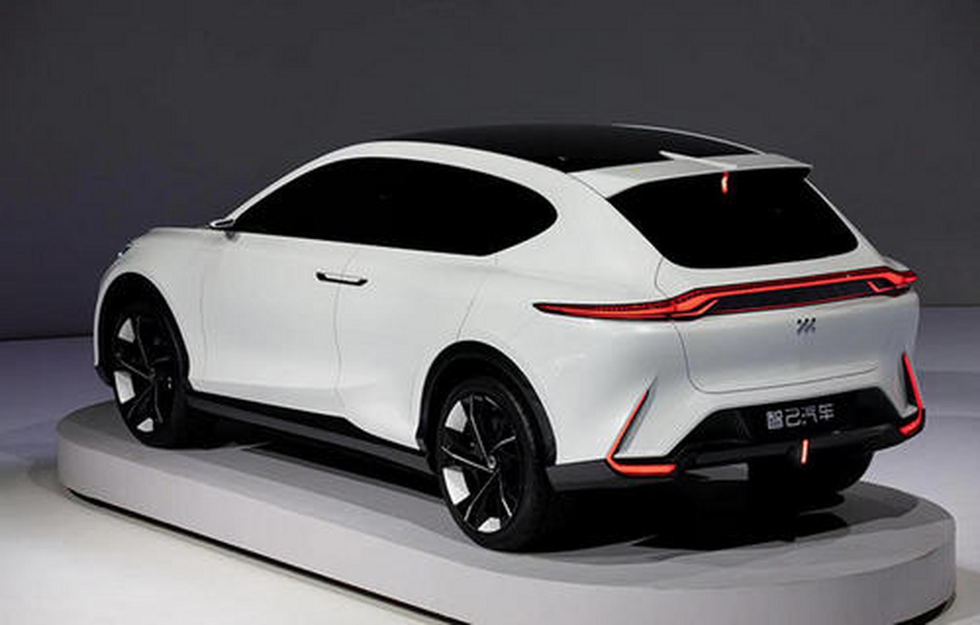 智己汽车两款量产概念车亮相:20万公里零衰减[三哈] 1月13日,由上汽