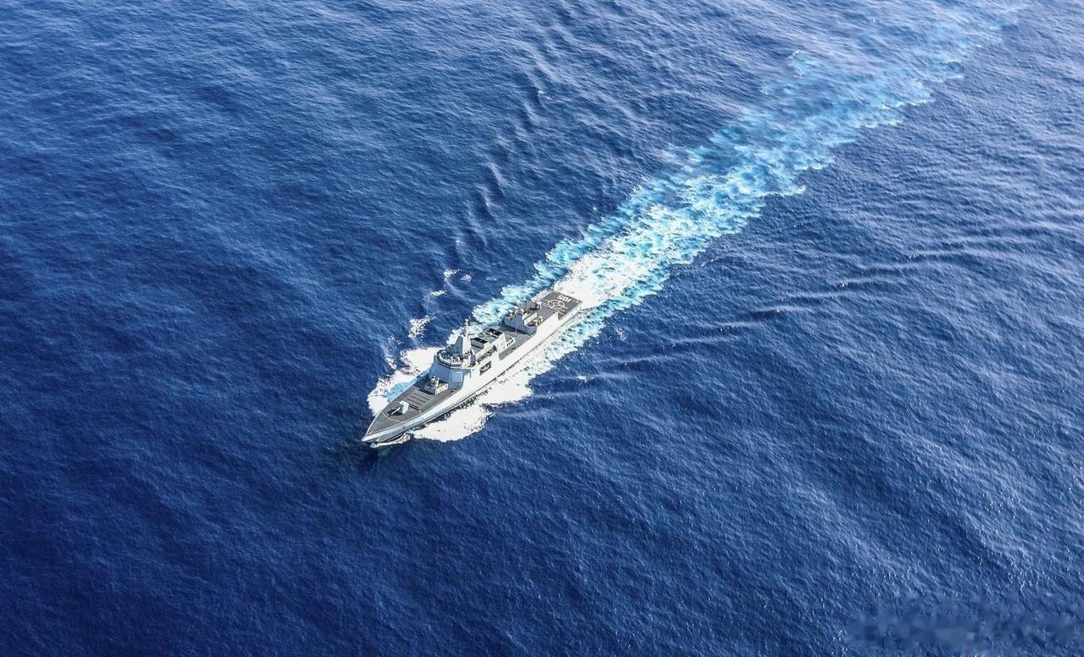 海洋强国路##中国海军走向深蓝# 万吨大驱 105 大连舰在西太平洋某