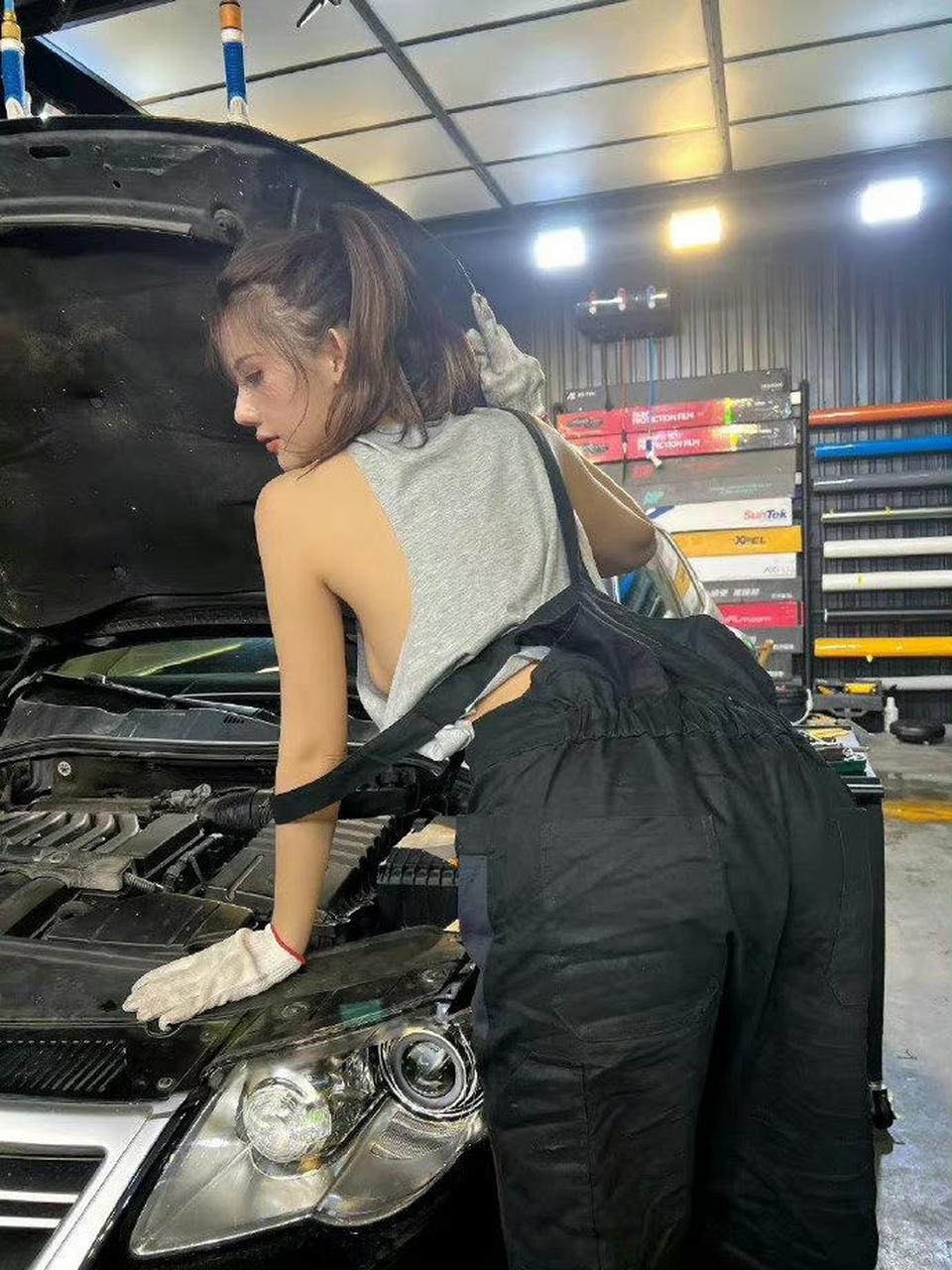 修车妹,奈好美色#性感美女