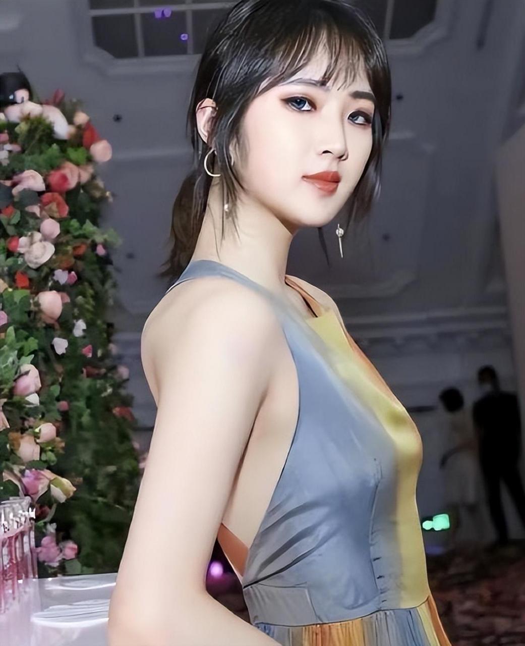 姚安娜,作为华为公司的千金,家境富裕,拥有5亿豪宅和