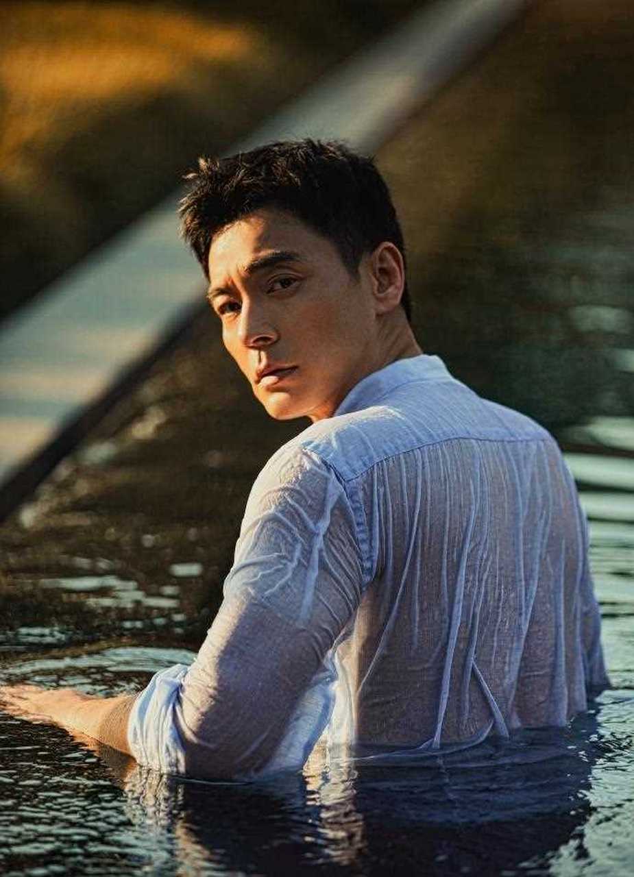 李光洁可以说是中年男演员身材标杆了.