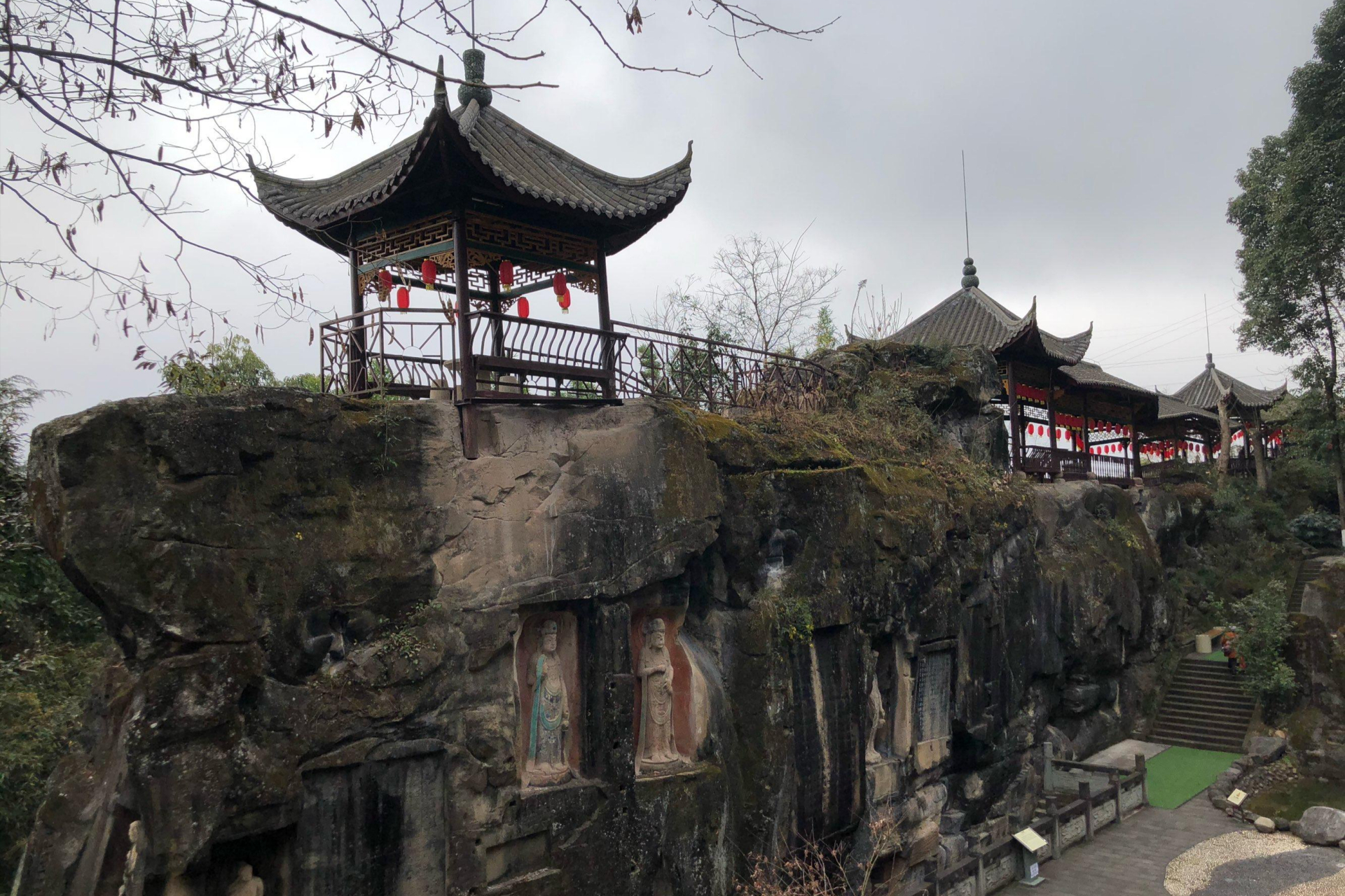 07怎么去? 直接导航南龛山就可以,开车过去超级方便.