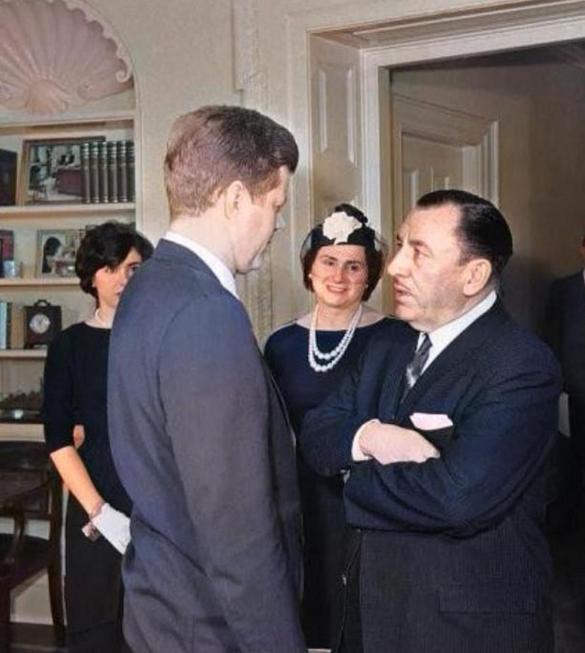 据说肯尼迪在竞选时就曾接受过意大利黑手