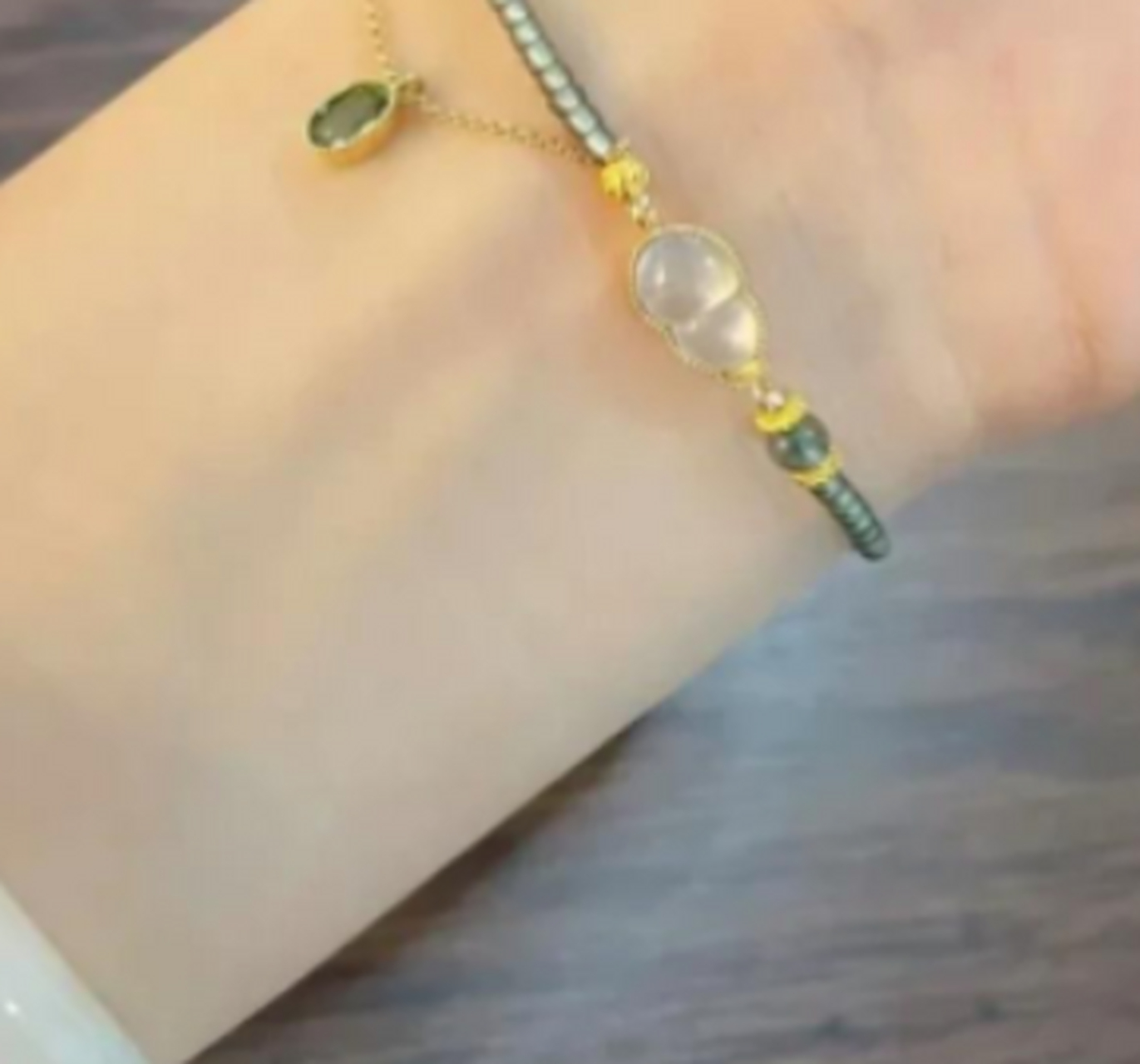 翡翠挂件##点击头像看直播# 女生佩戴葫芦寓意多子多福:新婚女士糯鼢