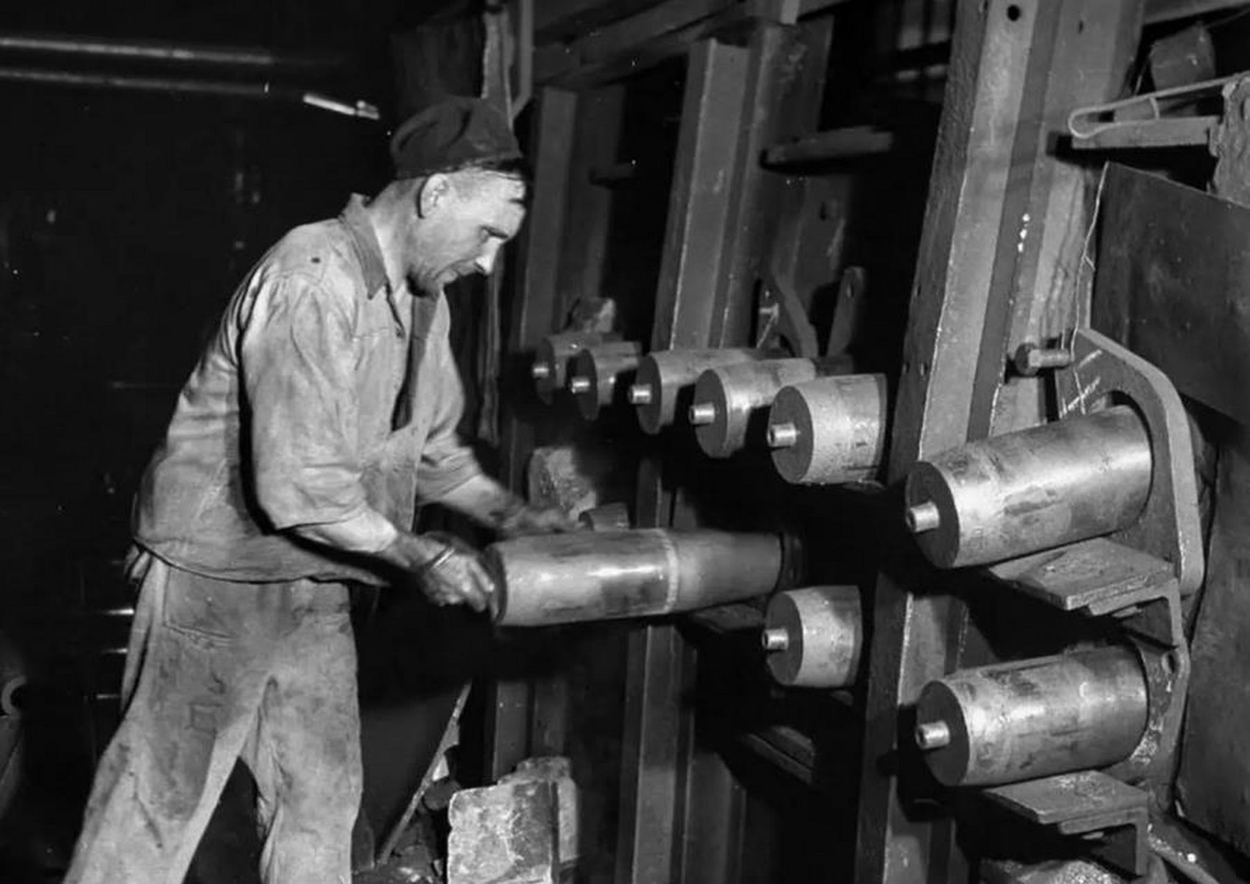 当时的欧洲,斯柯达兵工厂的生产能力除了能满足捷克斯洛伐克本国的