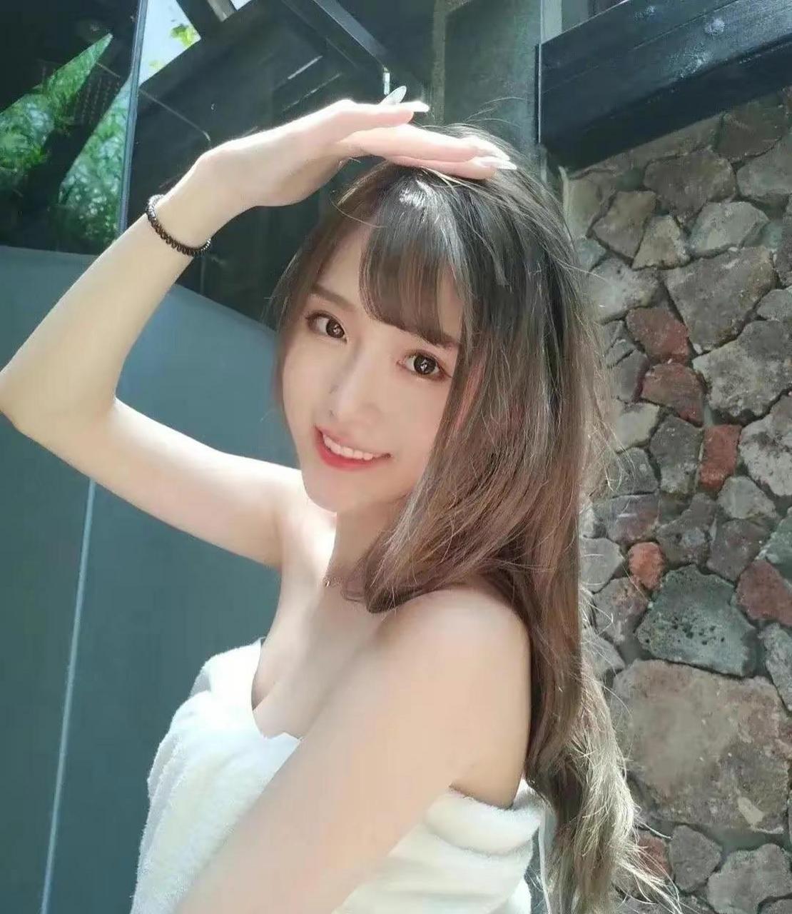 网友:腐团儿浴衣照美出新高度!清纯如出水芙蓉,不尝试二次元可惜了