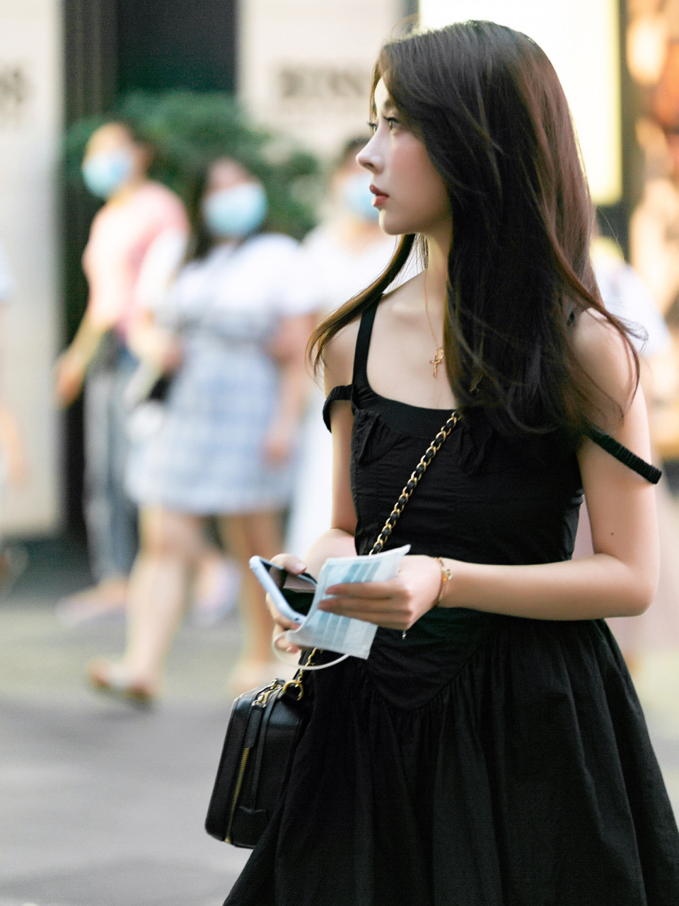 街拍成都 女神侧颜#街拍美女# #街拍看穿搭