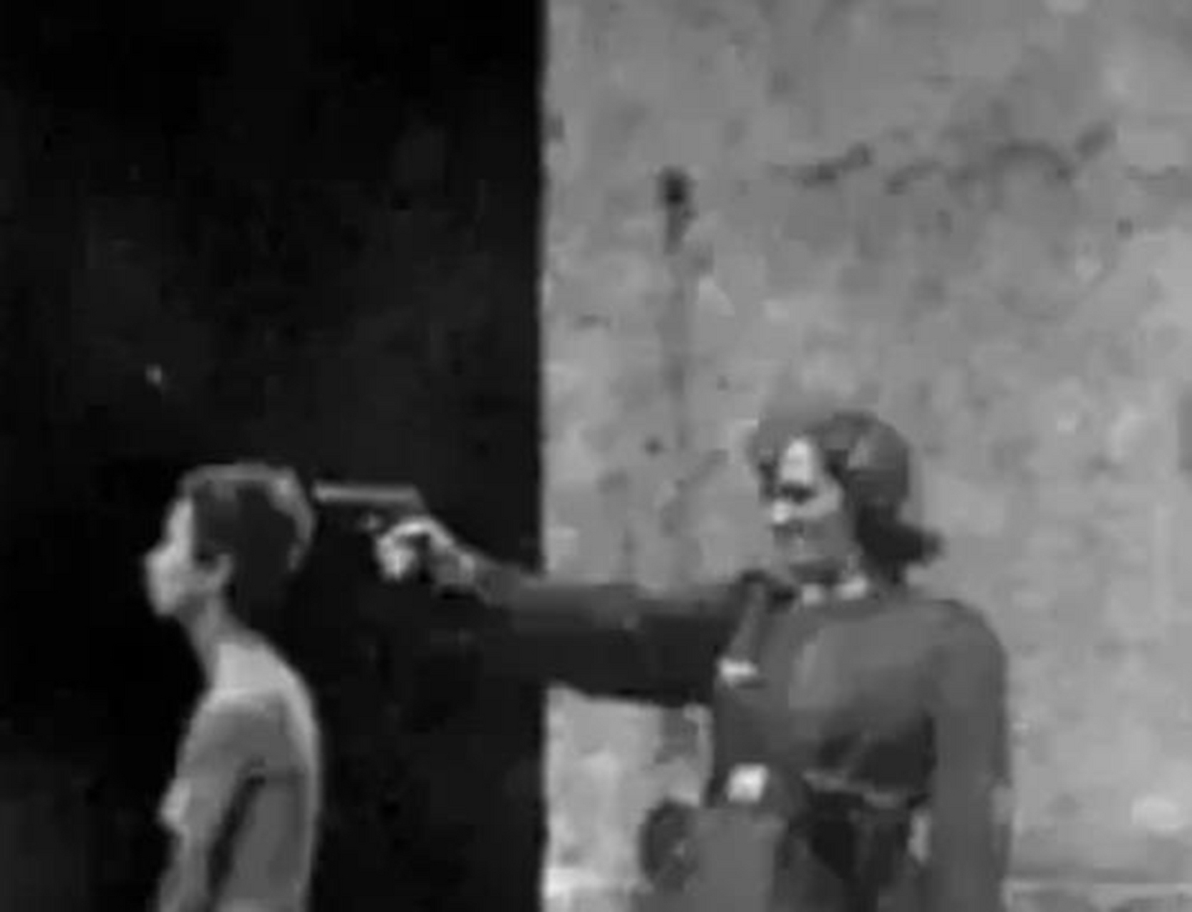 1943年,在奥斯维辛集中营中,一位犹太妇女即将遭受致命一击,毫无逃生