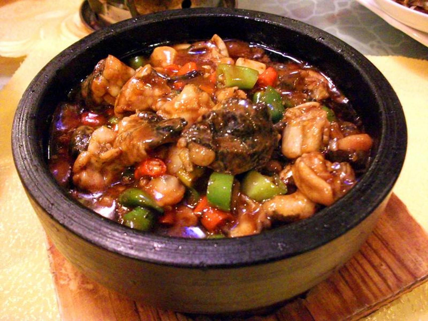 庐山三石:石耳,石鸡,石鱼.