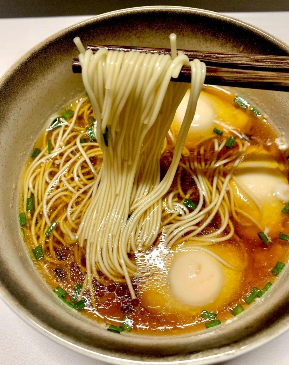 荷包蛋阳春面 宿舍小锅一人食荷包蛋阳春面[鸡蛋]怎么吃都不会腻!