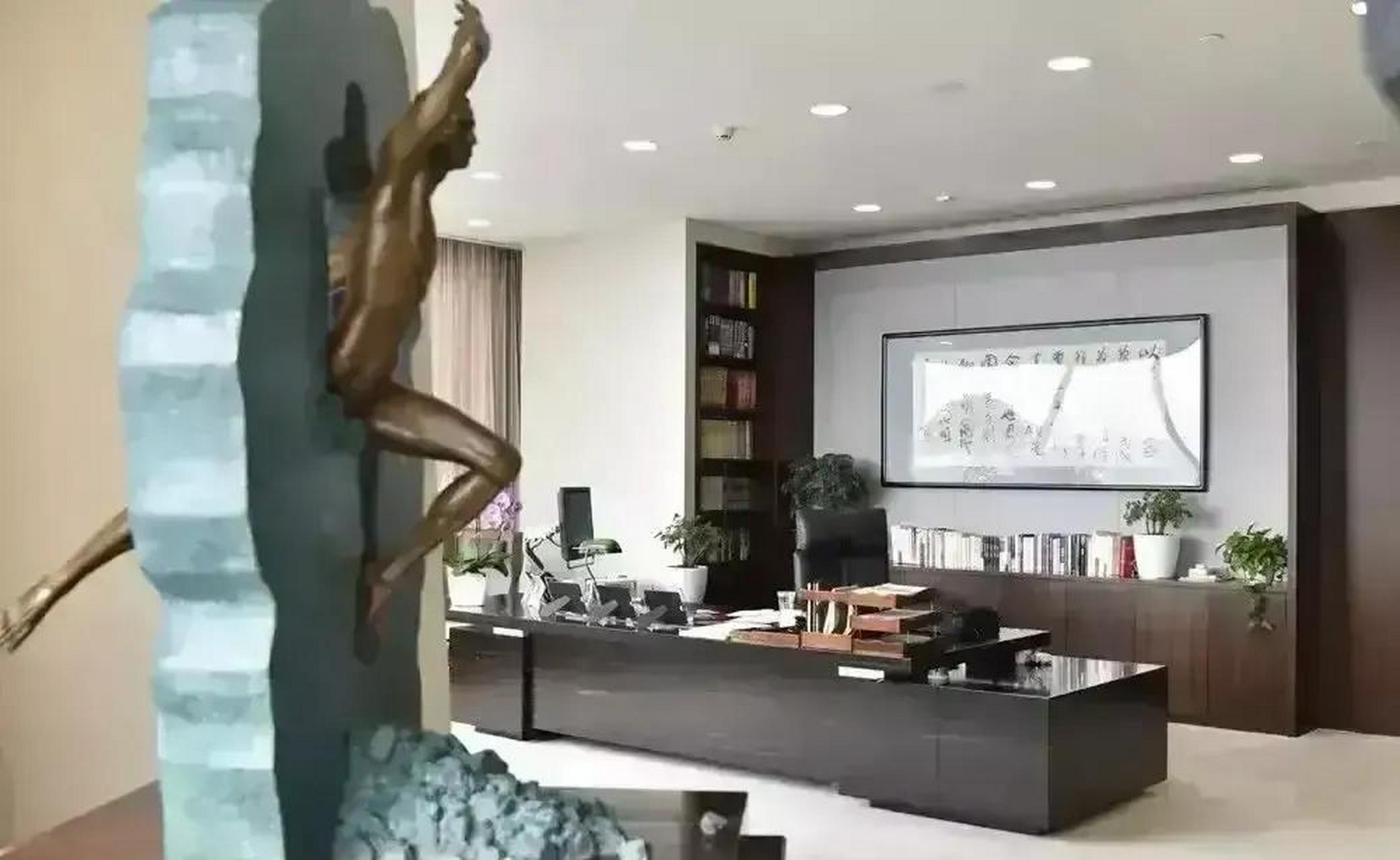 gif创作人# 刘强东的办公室 王兴的办公室 王健林的办公室 董明值的