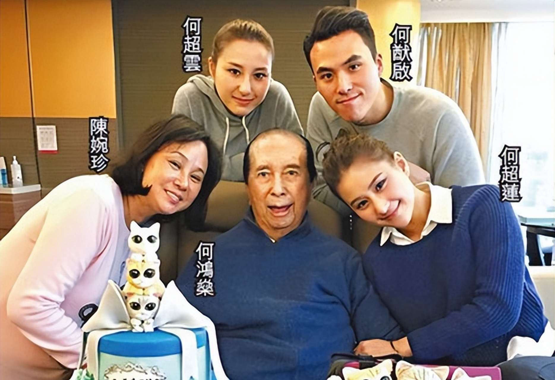 奚梦瑶的小姑子何超欣,发文否认和何超莲不和,赌王家族有团魂了