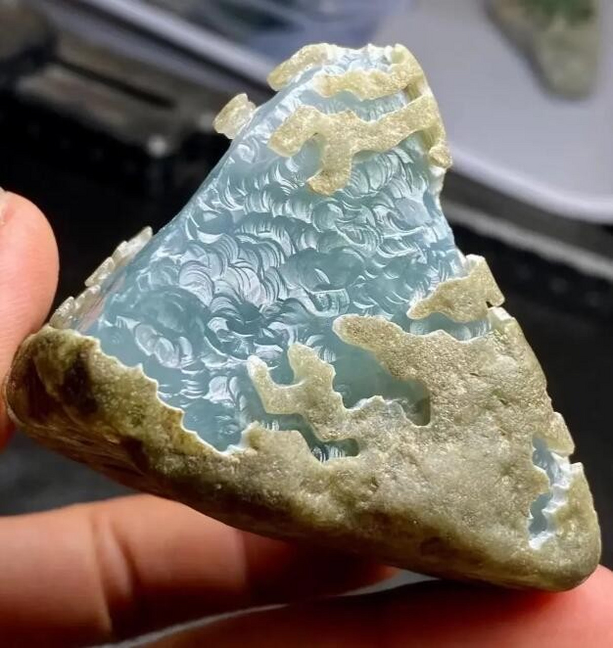 翡翠原石# #点击头像看直播# 226克冰种天空蓝,种老起胶,冰味足,崭鲻
