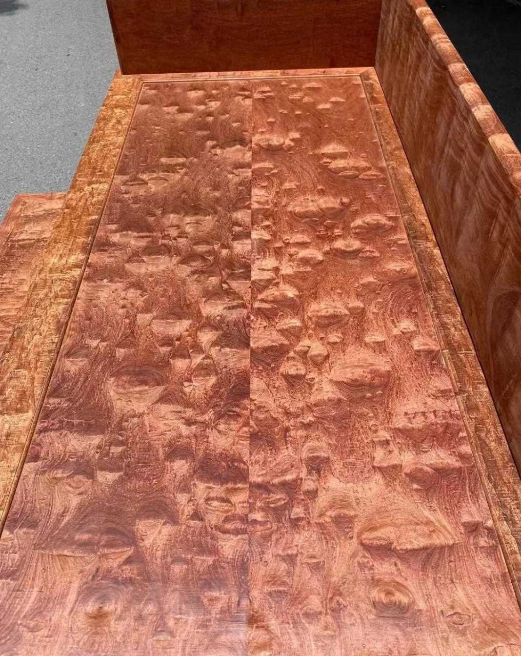 缅甸花梨木(大果紫檀)虎皮纹罗汉床三件套 全独板,尺寸0×98 三围板