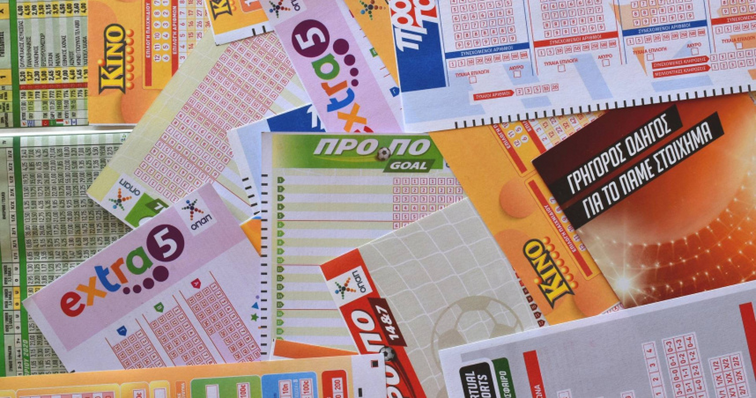 美国密执安州一位56岁男子,因为日常购买彩票的彩票行关门休息,所以就