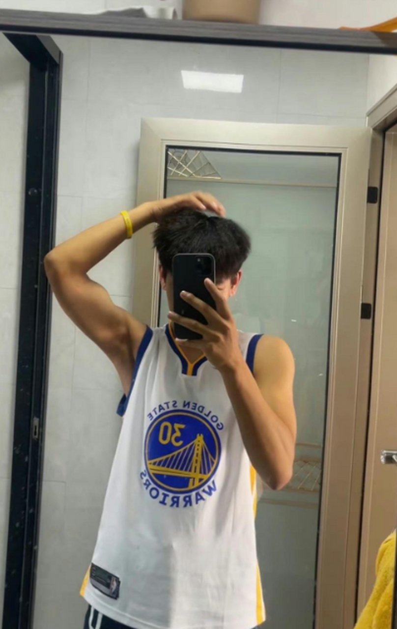 黑皮篮球白袜体育生来自山东#体育生