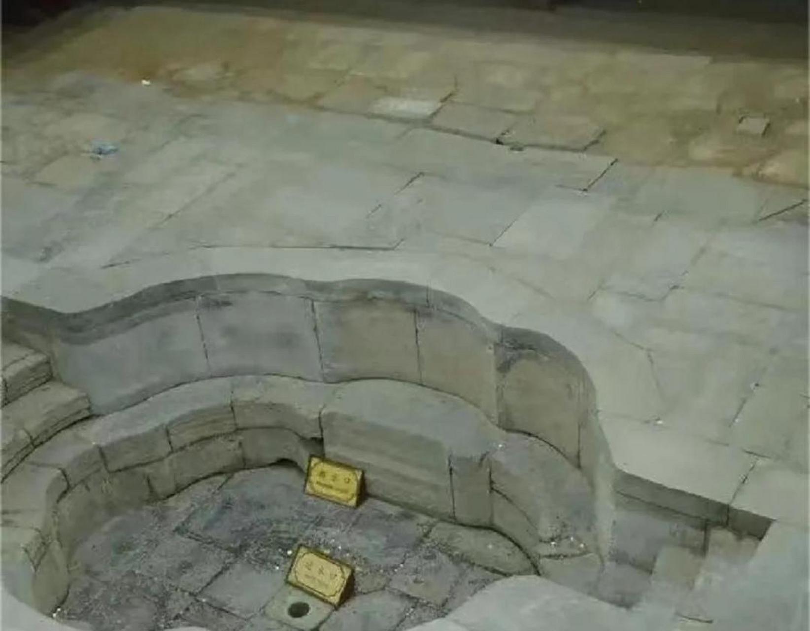 没去清华池之前满脑子都是杨贵妃洗澡的画面 #趣图搞笑