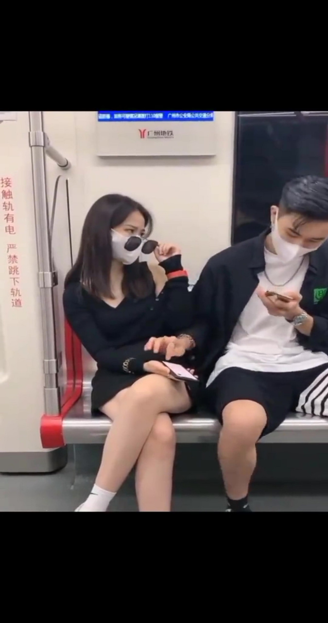 这才是撩妹大神,不佩服都不行,单身狗们赶快努力吧!