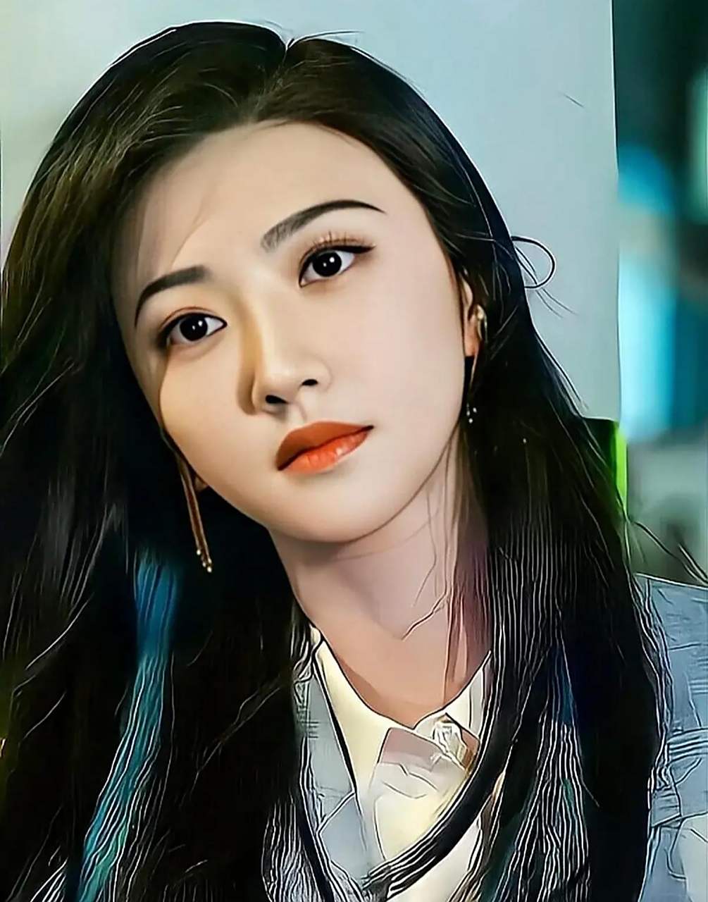 景甜的颜值真的非常高 ,精致瓜子脸 轮廓清晰流畅 ,额头饱满眉毛细长