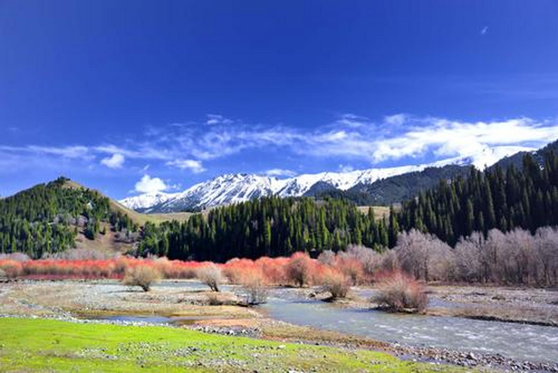 冬季最美的地方,乌伦古湖位于中国新疆阿勒泰地区福海县境内,国家级