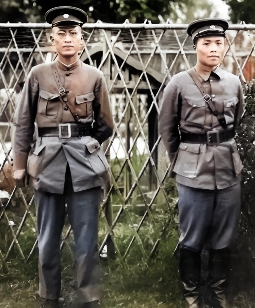 1935年,白崇禧和夫人,一个张合影的马佩璋,马佩璋出生在一个贵族家庭