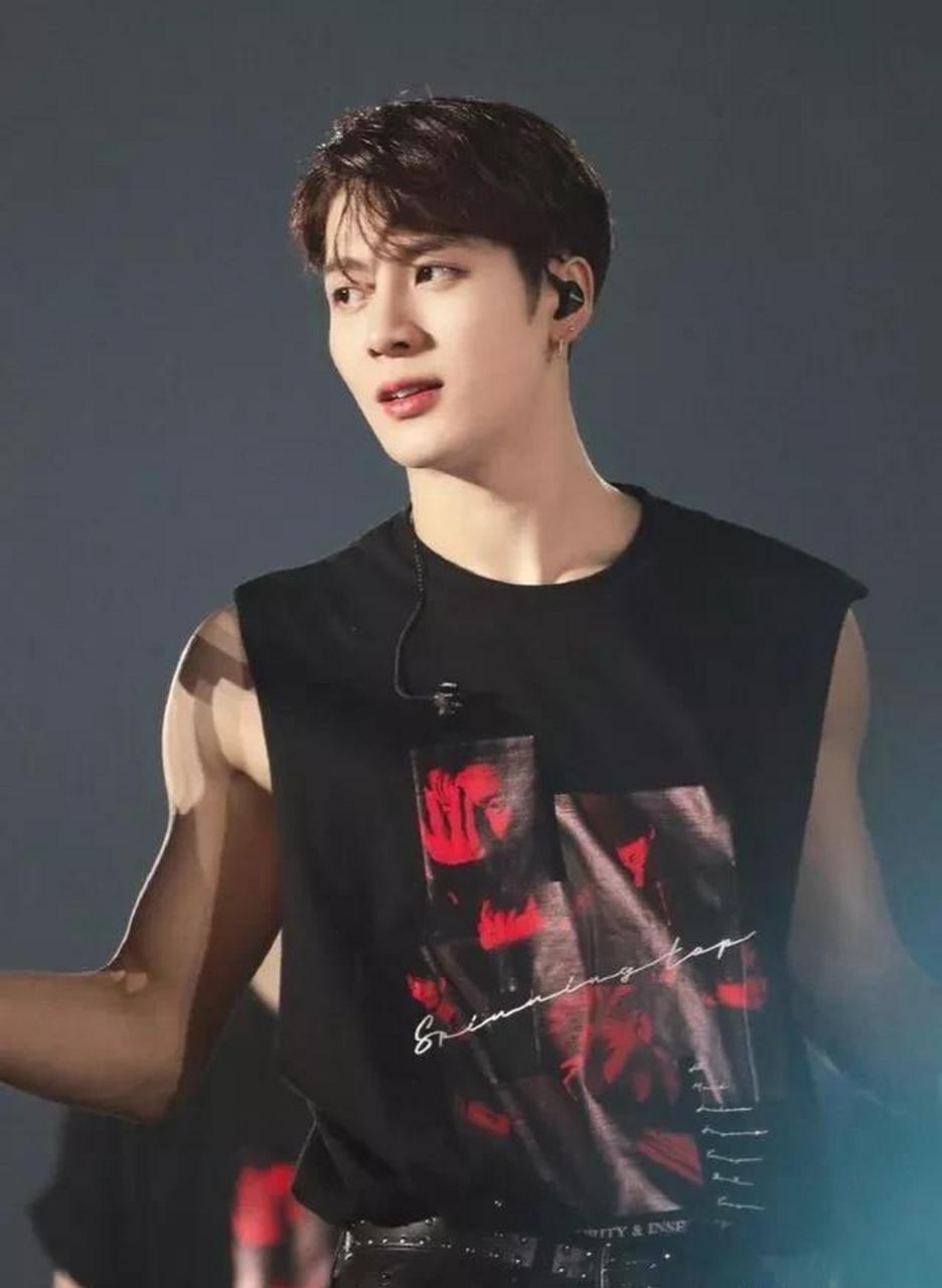 中国香港流行乐歌手,主持人王嘉尔