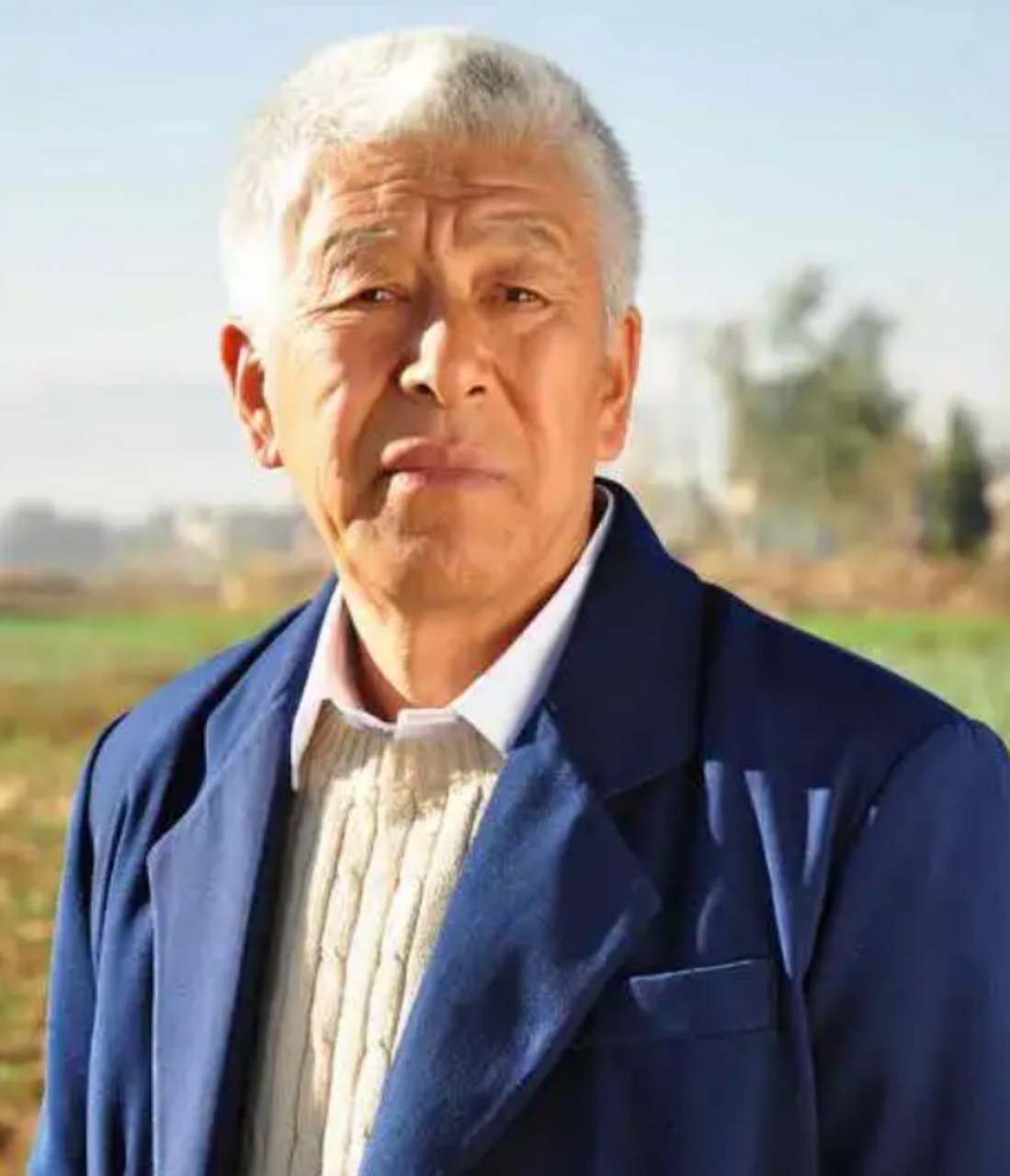 这位演员叫张洪杰.