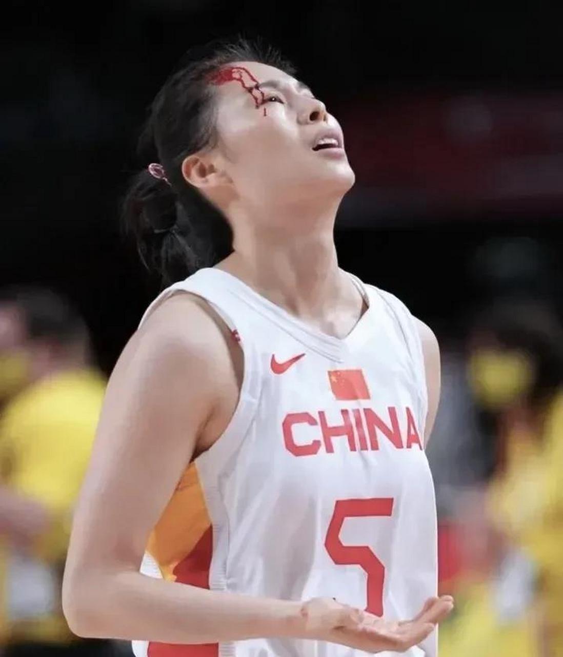 中国女篮 王思雨,球品和人品都好的球员,生活中很低调,没有太张扬,赛