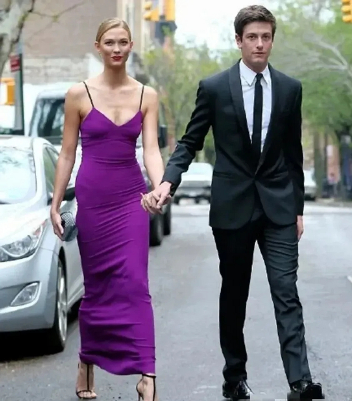 约书亚61库什纳与老婆大街上秀恩爱!夫妻俩人好有夫妻像,1.