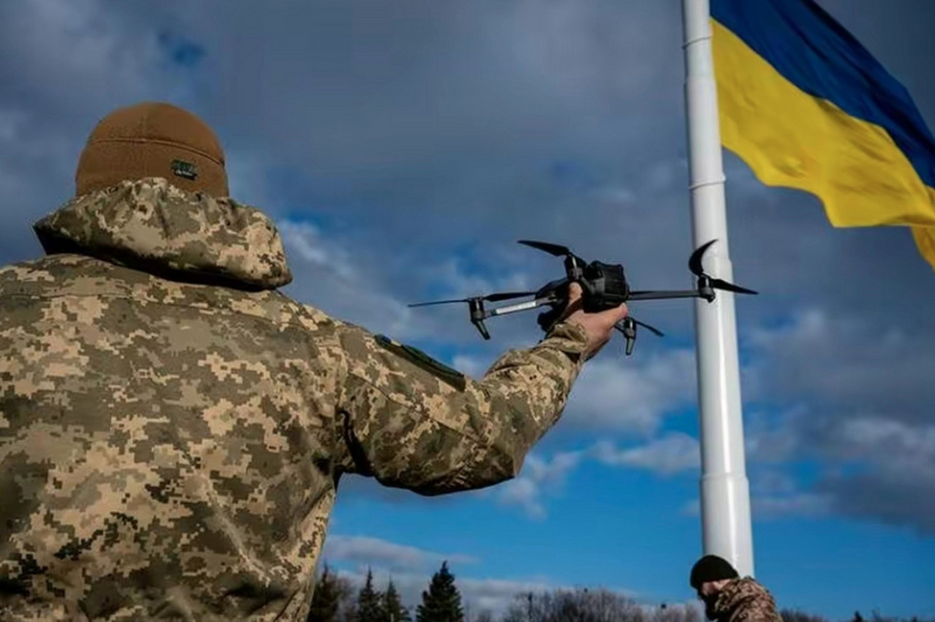 #乌克兰无人机袭击莫斯科#        俄罗斯国防部表示,他们成功地摧毁