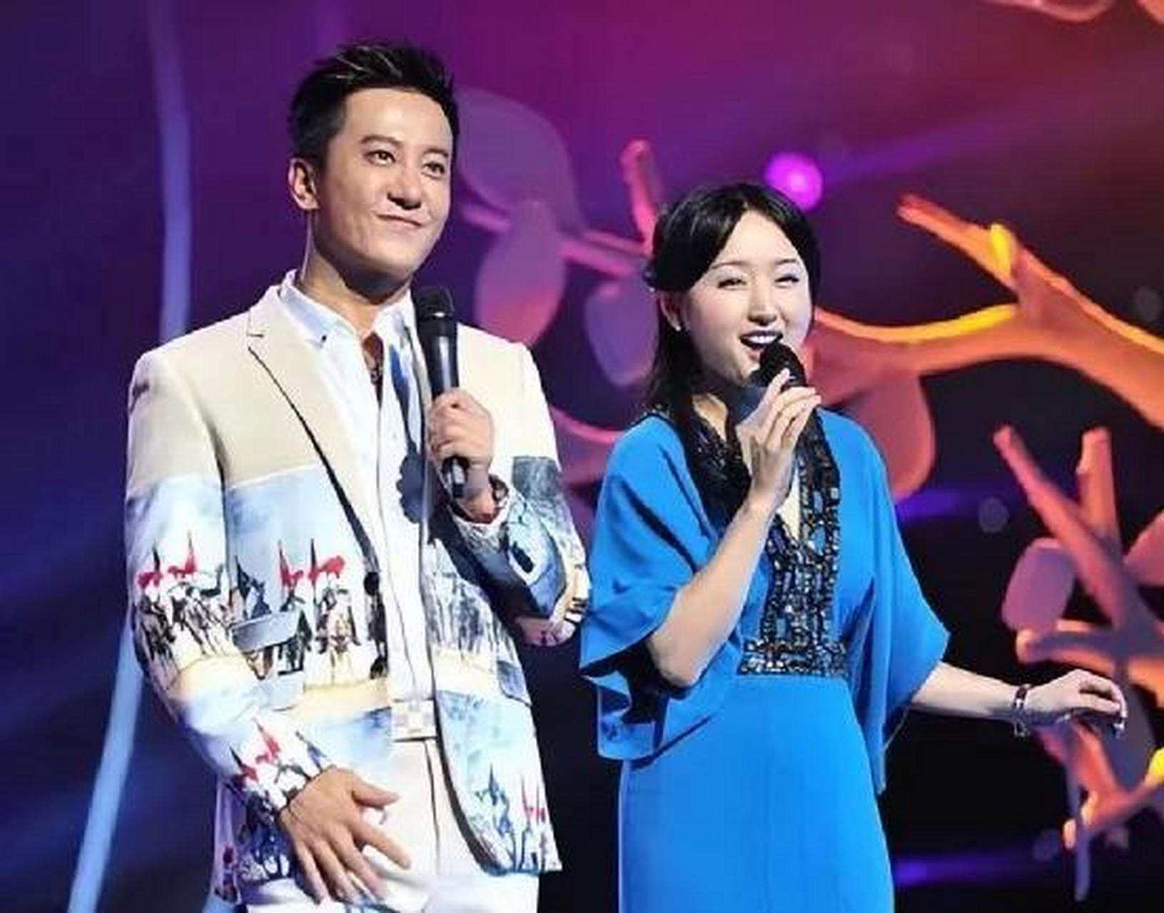 毛宁和杨钰莹时隔20年再度同台,一个发福严重似大妈,一个印花西装帅气