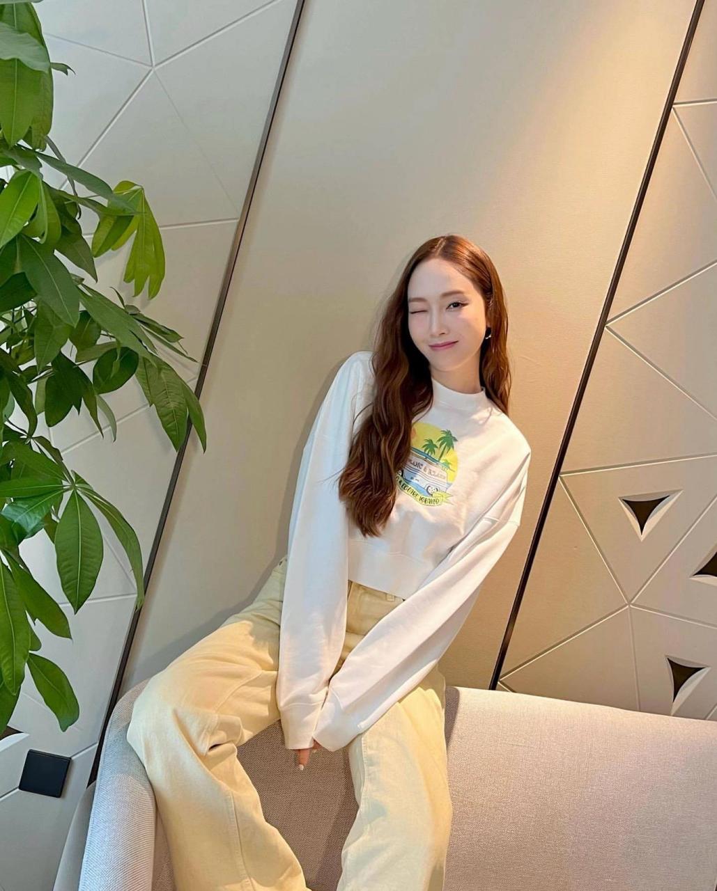 郑秀妍小个子穿搭模版 各种路透都说西卡要上浪姐3 已经开始期待她