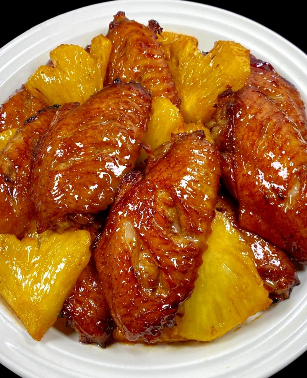 这道菠萝烤鸡翅真是让人垂涎三尺,家人们一定要尝试一下!