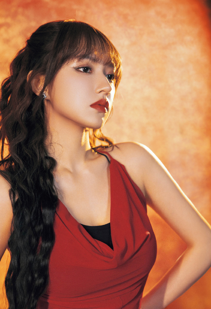 星闻#  程潇: 红衣异域风,热烈迷人 67