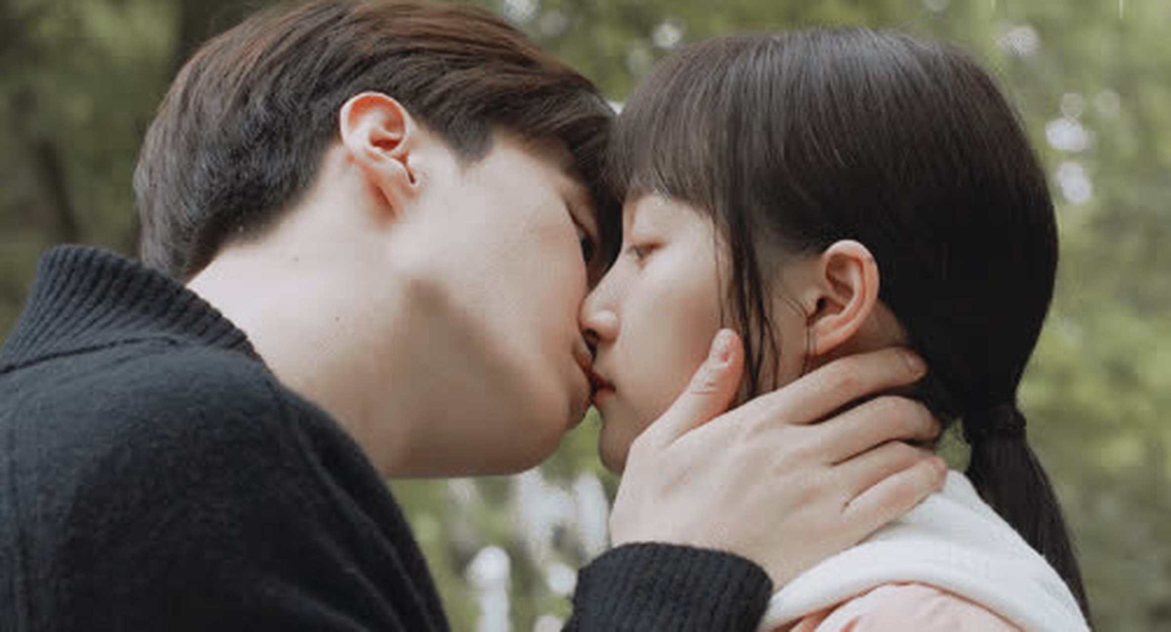 不知道关晓彤的演技有没有进步,但是范丞丞却很让人意外.