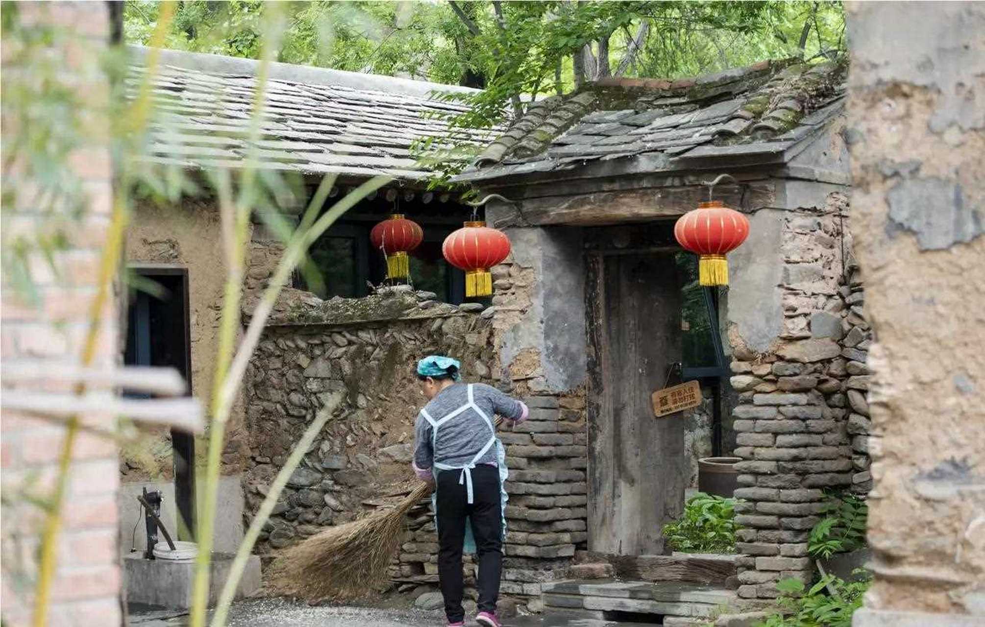 北京房山坡峰岭附近的民宿"姥姥家",让来这里的人多少有些"一惊一乍"