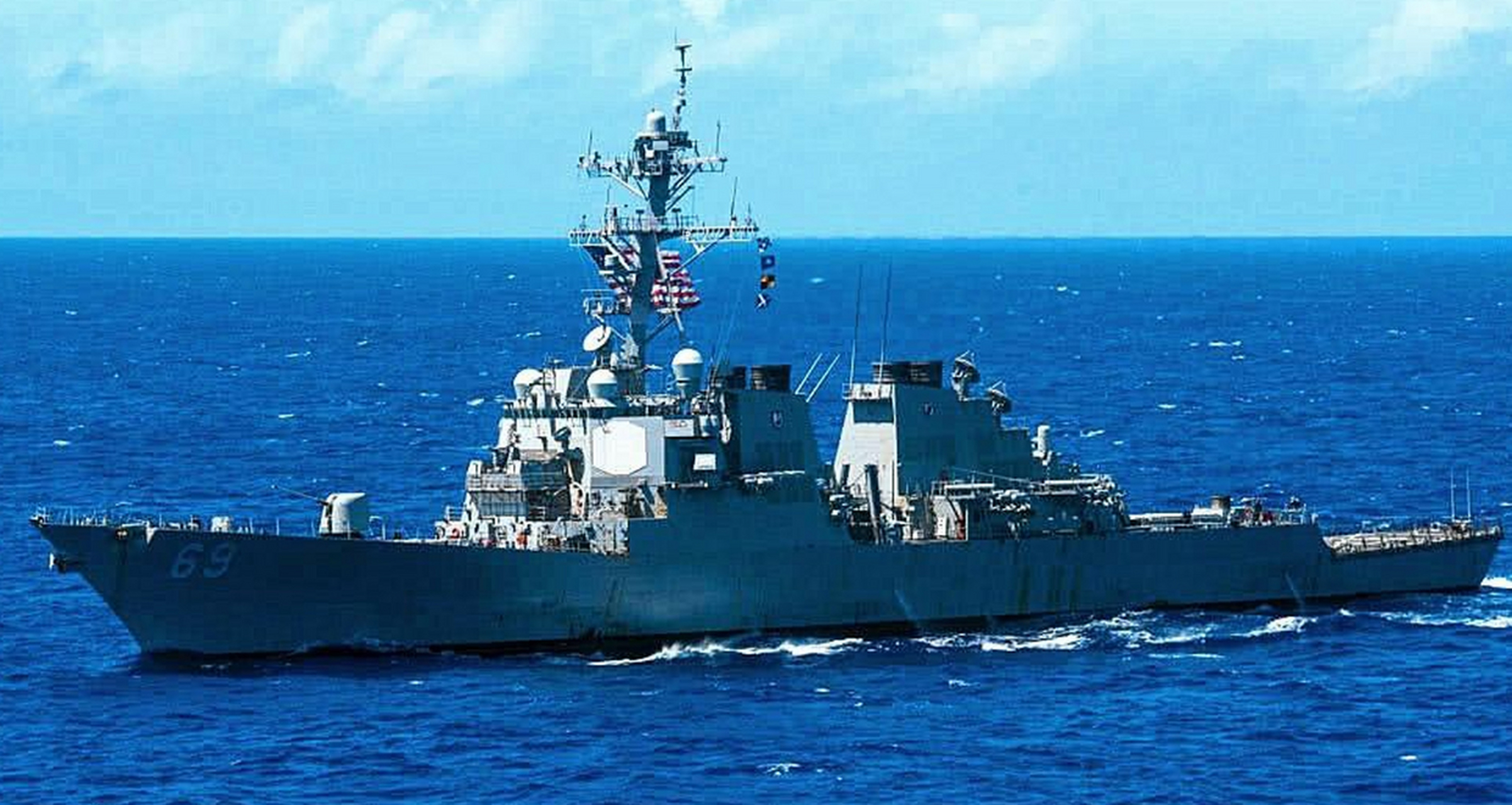 东部战区新闻发言人就美"米利厄斯"号导弹驱逐舰过航台湾海峡发表谈话