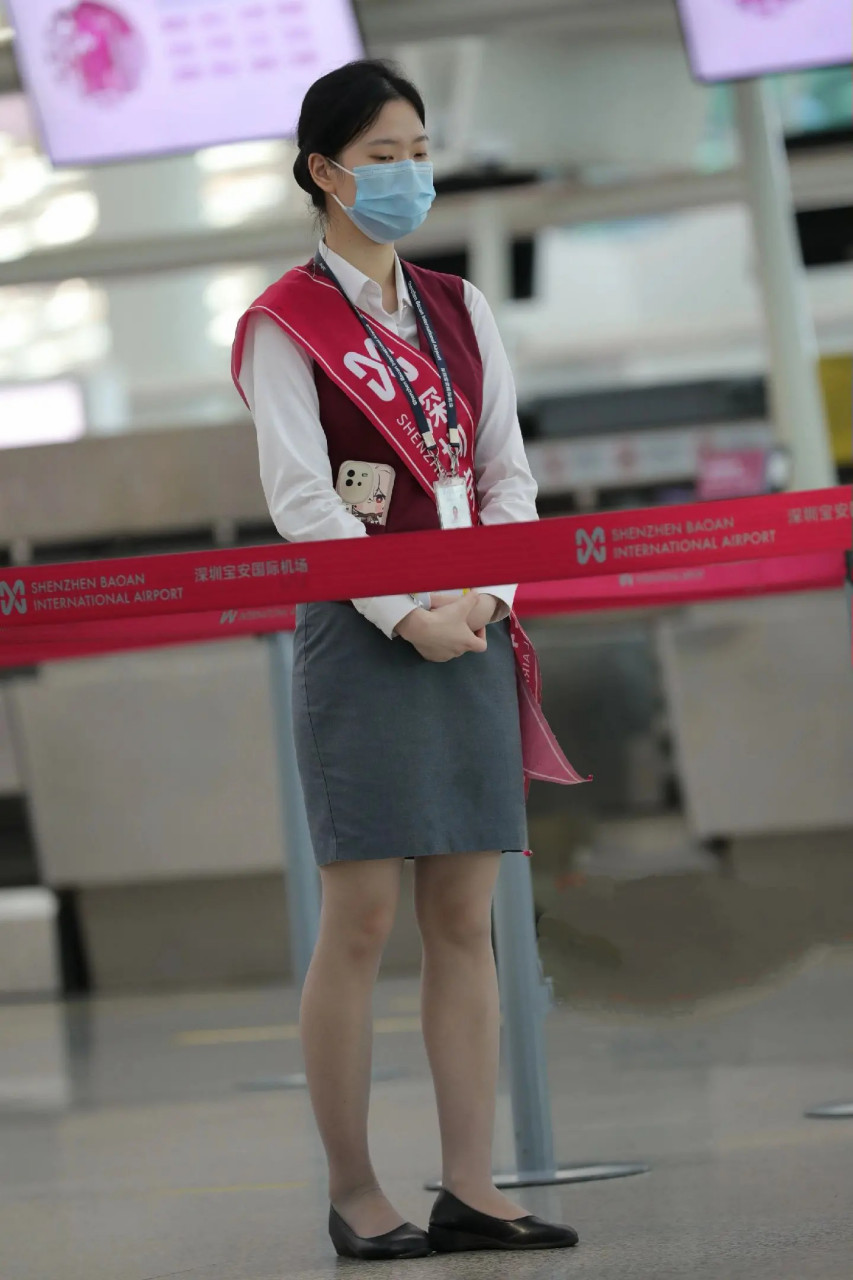 机场空姐灰丝丸子头日常工作