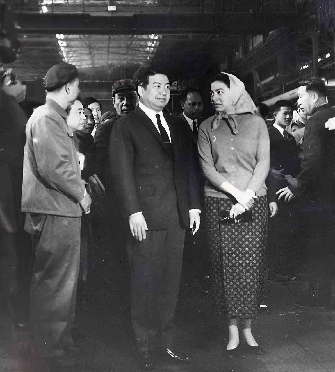 1971年,许世友招待了西哈努克亲王.席间,亲王连喝了十几杯酒都没醉.