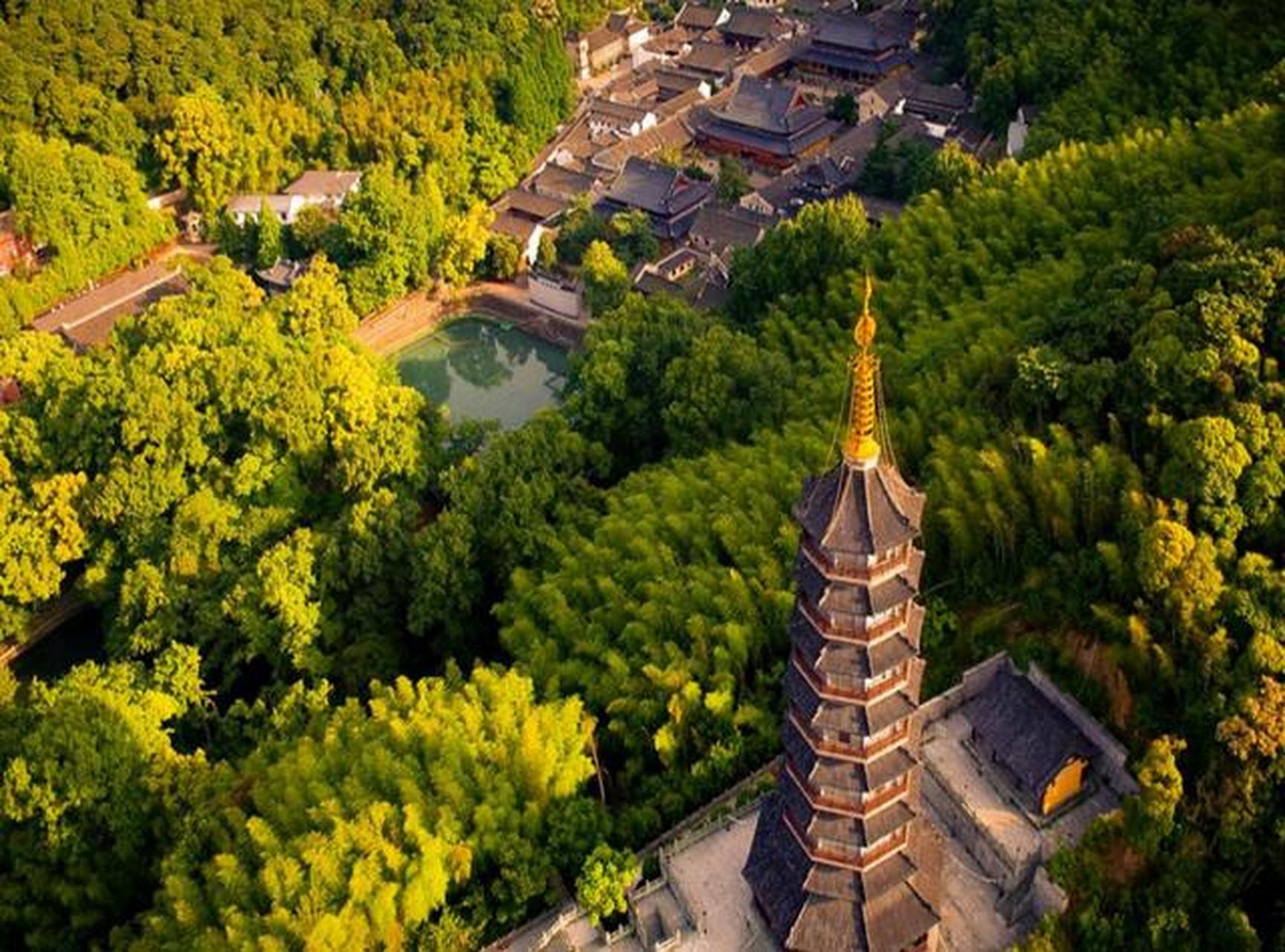 醉美宁波鄞光溢彩#天童寺位于浙江宁波东25公里的太白山麓上,始建于