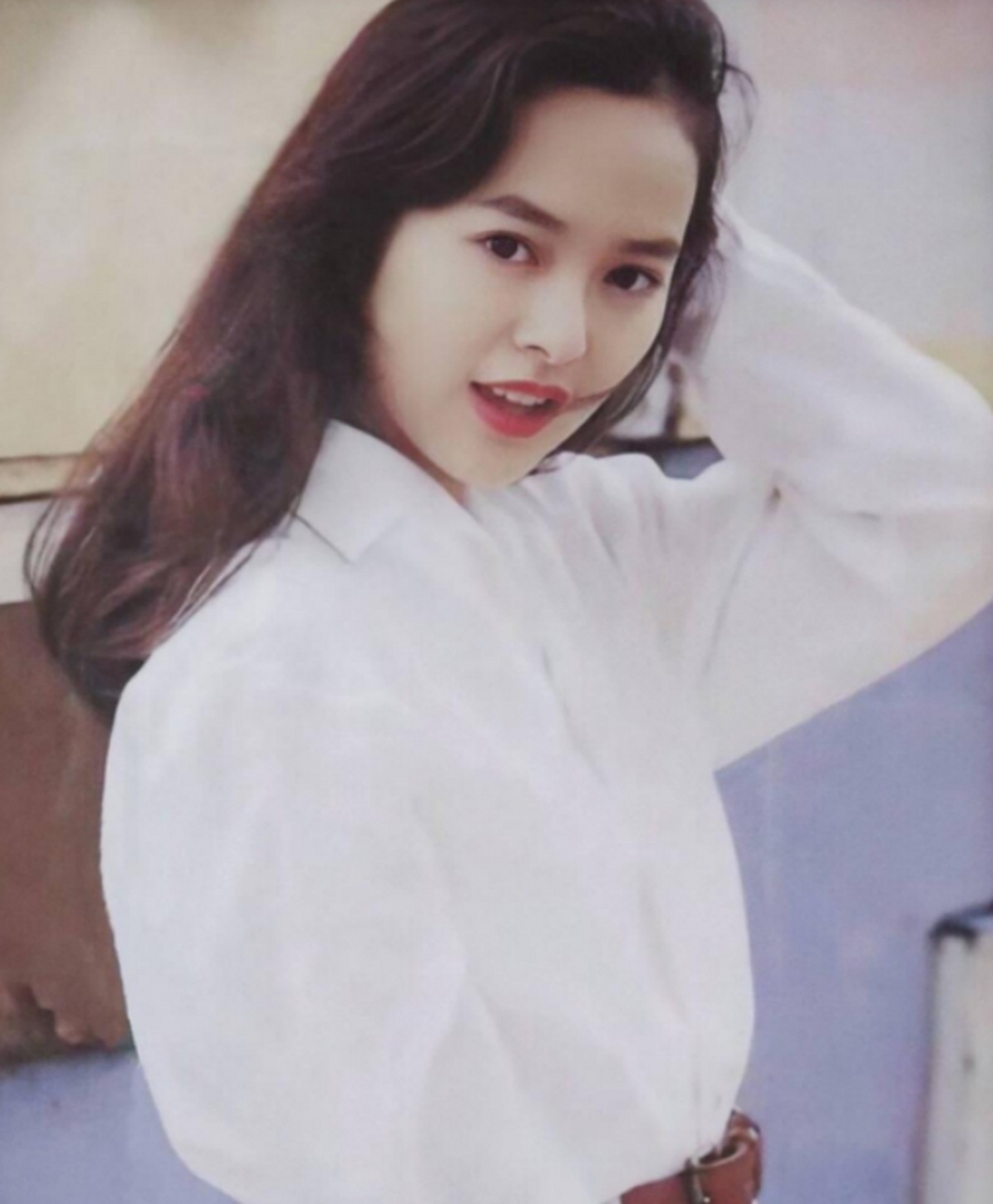 叶蕴仪的美很纯净,1987年,叶蕴仪才刚刚17岁,已经出落成一个楚楚动人