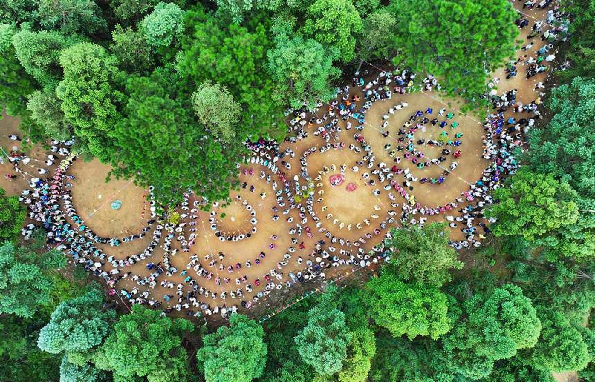 近日,贵州省黔东南苗族侗族自治州丹寨县雅灰乡叮咚村举行一年一度的