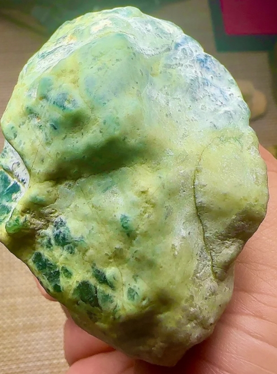 点击头像看直播# #翡翠原石# 木那经典包浆皮 240克 全身脱沙不变种