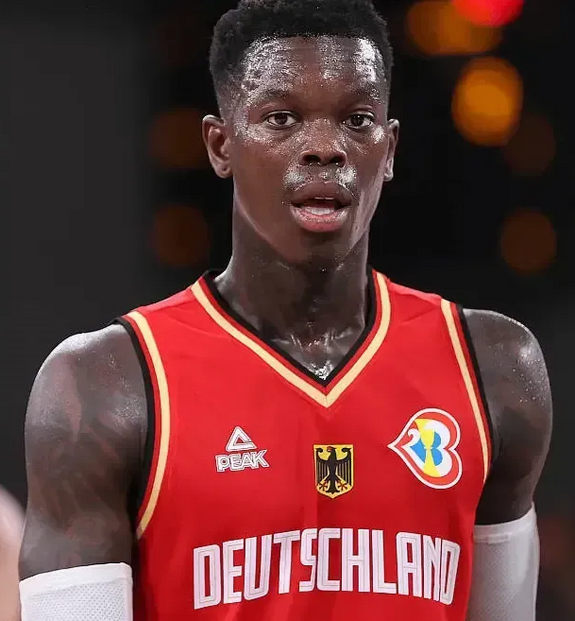 施罗德表示,中国男篮后卫太慢了 ,太软了.