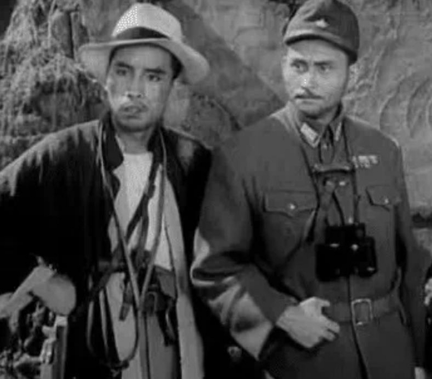 这位女八路军的丈夫是贺健,他曾在抗日战争时期担任八路军五师二旅