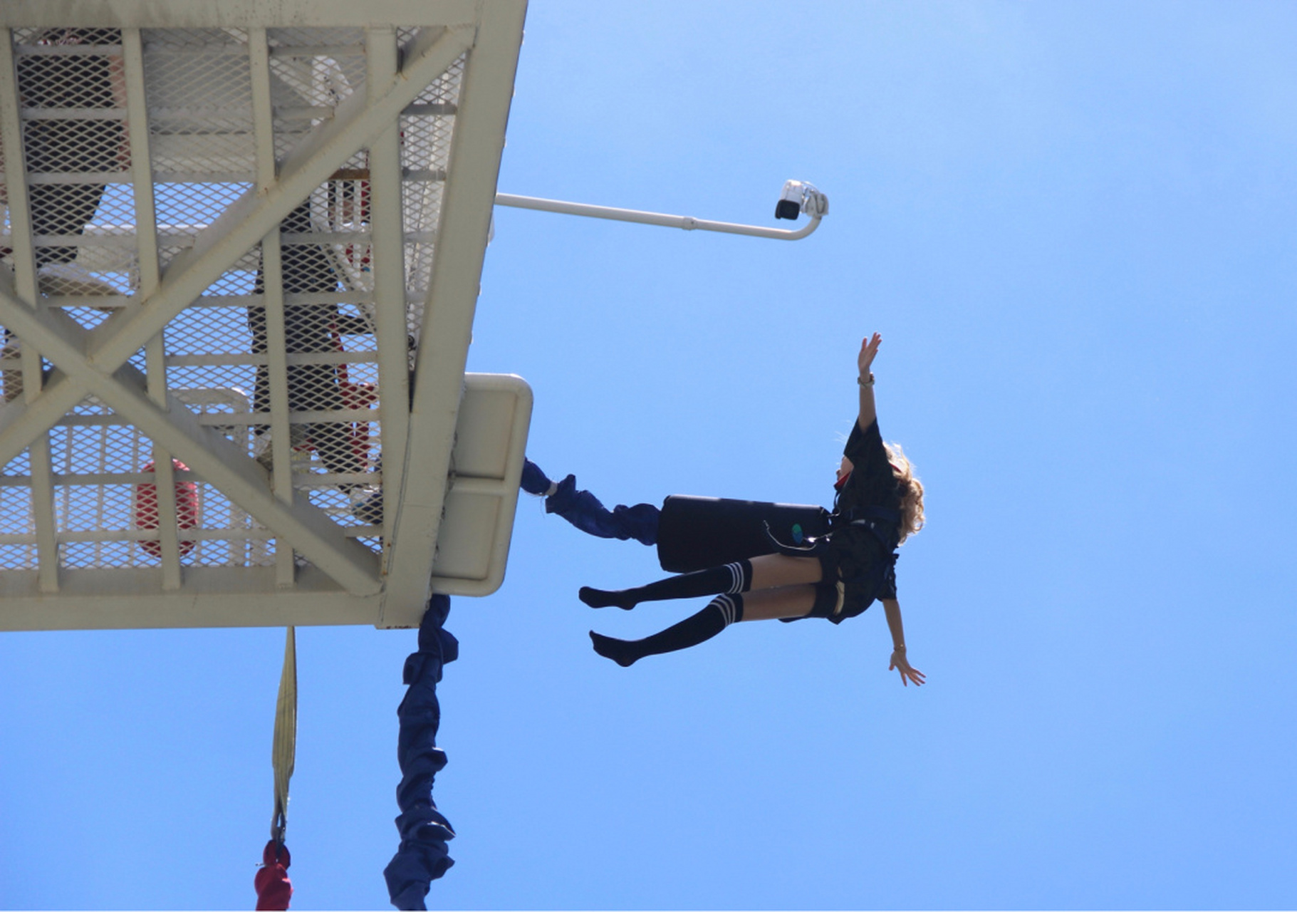 深圳欢乐谷蹦极55m,想体验蹦极的可以先从这个试试呢,55m,没什么感觉