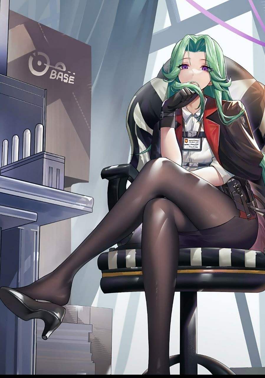 二次元的世界里,也有高冷女总裁哦.