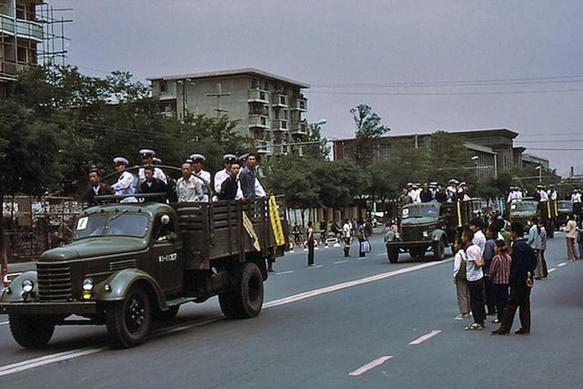 1983年,42岁的马燕秦被捕,后因-流-氓-罪判处死刑.