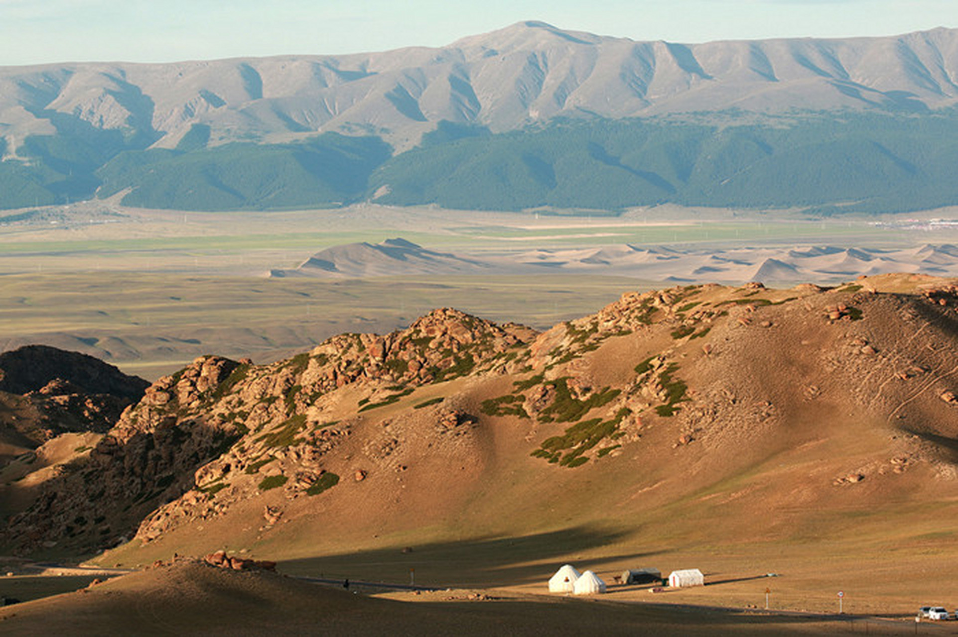 在新疆哈密市伊吾县玩了两天,朋友说带去看一个新疆最为特殊的景区