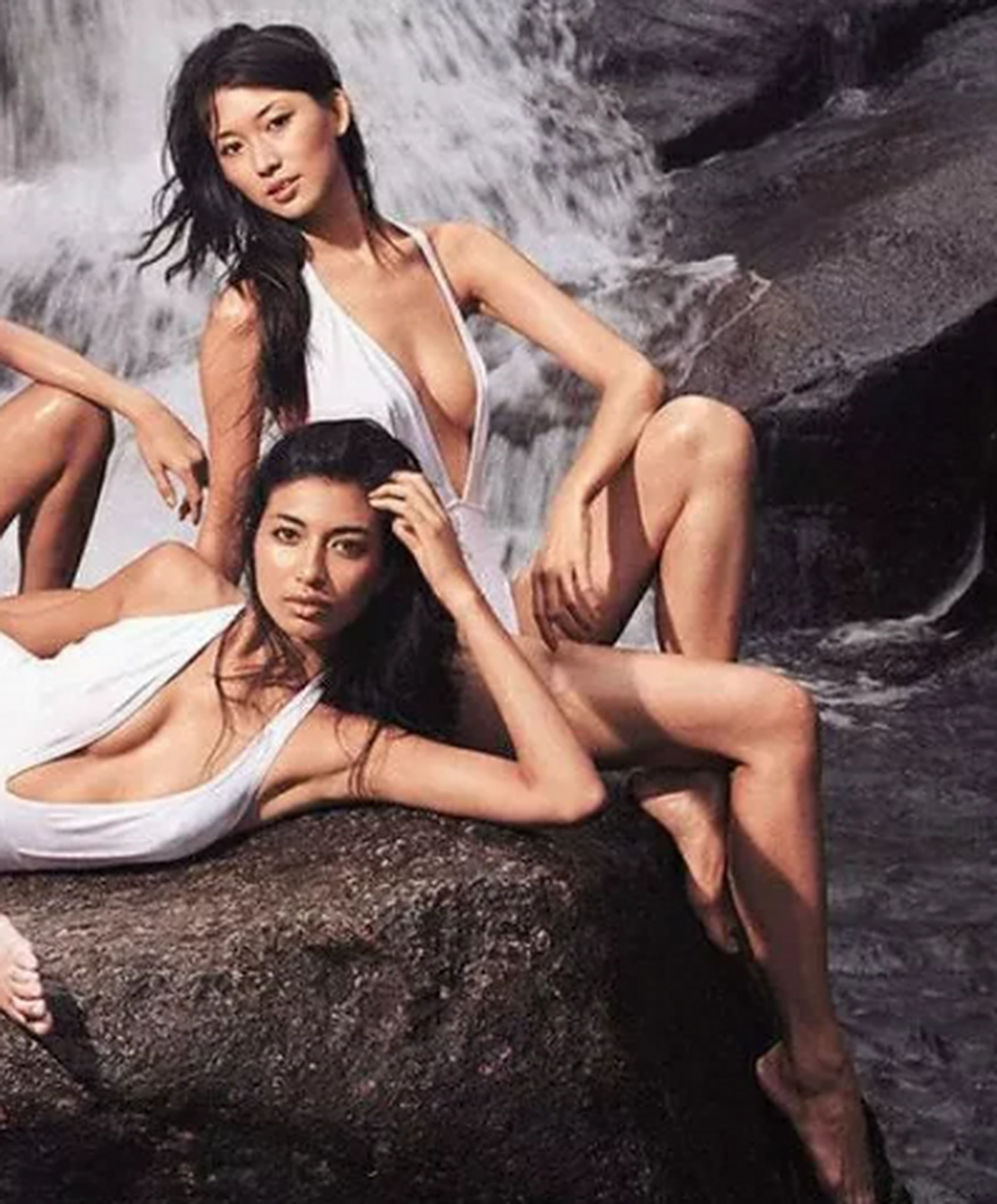 90年代,年轻时代的林志玲罕见的一张泳装写真照片.